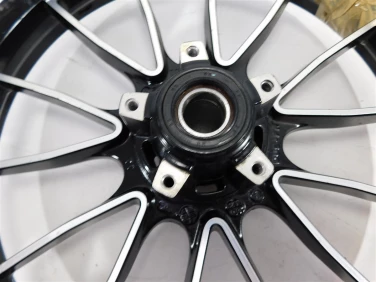 Felga koŁo przÓd ducati diavel 1200 11-14 felga prosta ok u-11 50122081aa