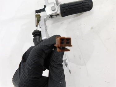 Set podnÓŻek prawy przÓd yamaha fjr 1300 rp08 03-05 u-11 5jw274430000