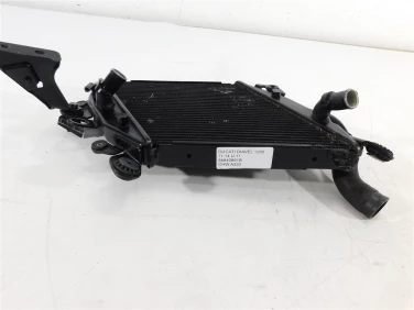 ChŁodnica wody przÓd ducati diavel 1200 11-14 u-11 54840891b