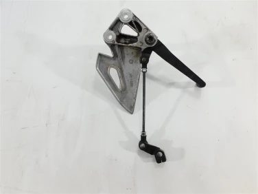 Set podnÓŻek lewy przÓd suzuki gsx-r 125 18-21 4350223k00