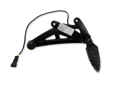 SET PODNÓŻEK PRAWY PRZÓD DUCATI DIAVEL 1200 11-14 U-11 82431762A