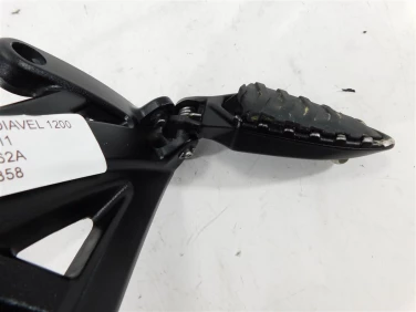 Set podnÓŻek prawy przÓd ducati diavel 1200 11-14 u-11 82431762a