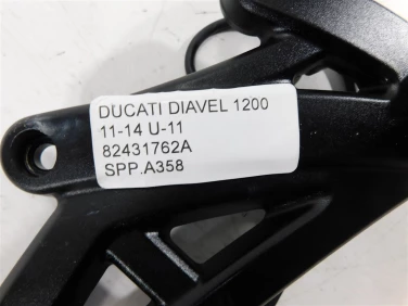 Set podnÓŻek prawy przÓd ducati diavel 1200 11-14 u-11 82431762a