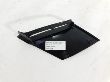 Plastik wypeŁnienie owiewka ducati diavel 1200 11-14 u-11 48410921a