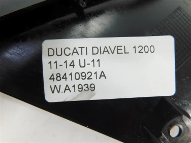Plastik wypeŁnienie owiewka ducati diavel 1200 11-14 u-11 48410921a