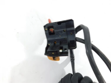 PrzeŁĄcznik prawy przÓd bmw r 850 r 94-01 u-11 2306178