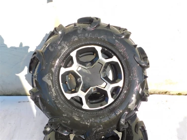 KoŁa komplet dwie sztuki maxxis mudzilla 28x10-12 can am