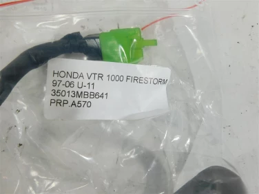 PrzeŁĄcznik prawy przÓd honda vtr 1000 firestorm 97-06 u-11 35013mbb641