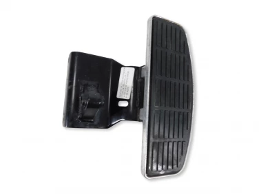 PODNÓŻEK STOPKA SUZUKI VL 1500 INTRUDER LC 98-04 PRAWY U-11 4350110F00 4351010F00