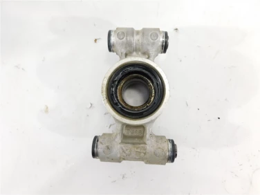 Zwrotnica prawa suzuki lt-a 700 kingquad u-11 61600-31810