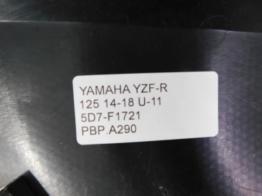Pokrywa bok boczna prawa yamaha yzf-r 125 14-18 u-11 5d7-f1721