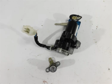 Stacyjka kluczyk przÓd yamaha xv 1700 road star warrior 02-10 u-11 5px825011000