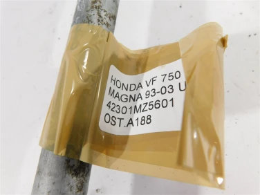 OŚ koŁa tyŁ tylna honda vf 750 magna 93-03 u-11 42301mz5601