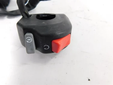 PrzeŁĄcznik prawy przÓd yamaha yzf-r6 rj15 08-16 u-11 13s839750000