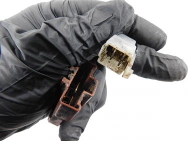 Regulator napiĘcia ktm lc8 950 adventure 03-06 u-11 60011034100