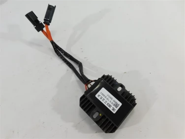 Regulator napiĘcia bmw g 310 r 21-25 u-11 7924676-01