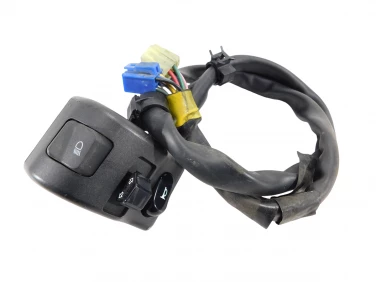 PRZEŁĄCZNIK LEWY PRZÓD YAMAHA XVS 1300 MIDNIGHT STAR 07-15 U-11 11C839722000