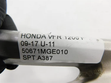 Set podnÓŻek prawy tyŁ honda vfr 1200 f 09-17 u-11 50671mge010