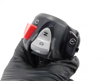 PrzeŁĄcznik prawy przÓd honda vfr 1200 f 09-17 u-11 35130mged03