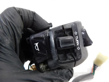 PrzeŁĄcznik lewy przÓd honda cbr 600 rr 03-04 u-11 35200mee641