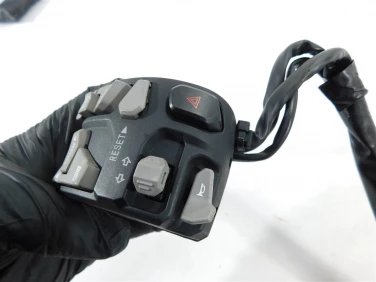 PrzeŁĄcznik lewy przÓd kawasaki klz 1000 versys se 19-24 u-11 460910532