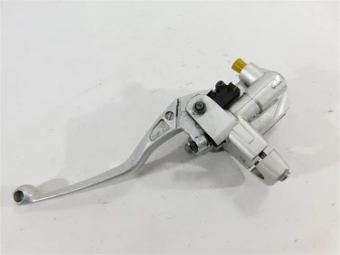 Pompa hamulcowa przÓd yamaha xvs 1100 drag star classic 98-06 u-11 3d8258701100