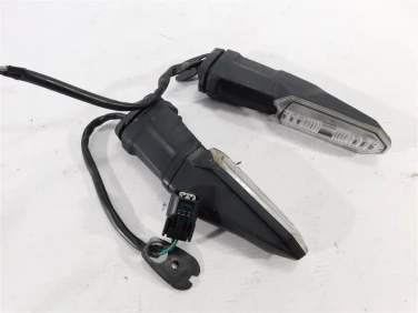 Kierunek kierunkowskaz kawasaki klz 1000 versys se 19-24 u-11 230370572 230370571