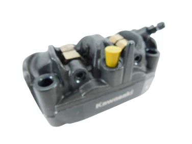 ZACISK HAMULEC PRZÓD PRAWY KAWASAKI KLZ 1000 VERSYS SE 19-24 U-11 430800144DJ