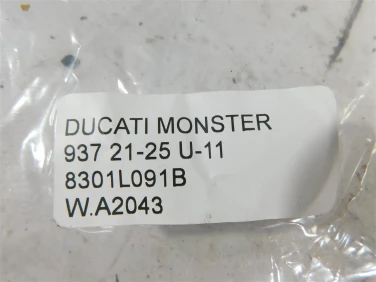 Plastik wypeŁnienie owiewka ducati monster 937 21-25 u-11 8301l091b