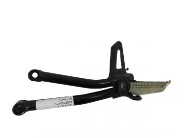 SET PODNÓŻEK LEWY TYŁ SUZUKI GSX-R 125 18-25 U-11 4382023K10