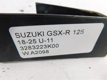 Plastik wypeŁnienie owiewka suzuki gsx-r 125 18-25 u-11 3283223k00