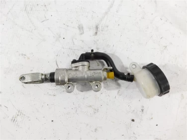 Pompa hamulcowa tyŁ suzuki gsx-r 125 18-21 u-11 69600-23k00-000