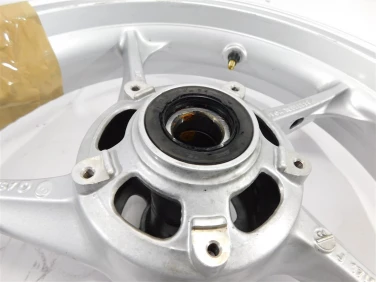 Felga koŁo przÓd honda vfr 1200 f 09-17 felga prosta ok u-11 44650mge010