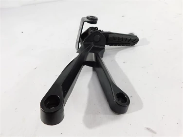 Set podnÓŻek prawy tyŁ ktm rc 390 22-24 u-11 jy113041