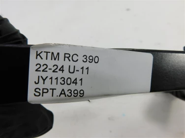 Set podnÓŻek prawy tyŁ ktm rc 390 22-24 u-11 jy113041