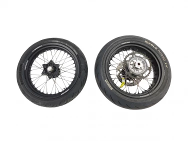 FELGI KOŁA KOMPLET HUSQVARNA 701 SUPERMOTO 16-23 7501010114433 7500910114433 U-11