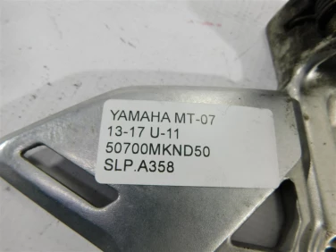 Set podnÓŻek lewy przÓd yamaha mt-07 13-17 50700mknd50
