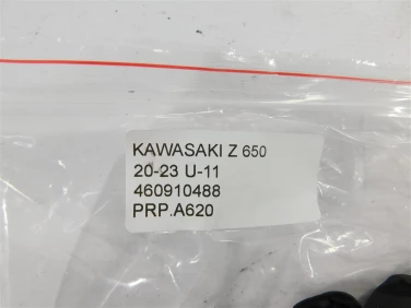 PrzeŁĄcznik prawy przÓd kawasaki z 650 20-23 u-11 460910488