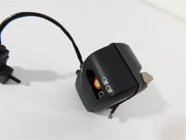 PrzeŁĄcznik lewy przÓd triumph street triple 765 r 17-19 u-11 t2044783