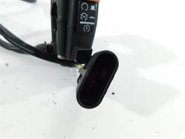 PrzeŁĄcznik prawy przÓd aprilia shiver 900 17-18 u-11 b045021