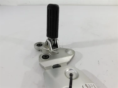 Set podnÓŻek prawy przÓd yamaha mt-07 13-17 u-11 1ws274430000