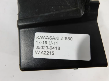 Plastik wypeŁnienie owiewka kawasaki z 650 17-19 u-11 35023-0418