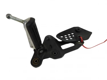 SET PODNÓŻEK PRAWY PRZÓD YAMAHA MT-07 13-17 U-11 1WS274431000