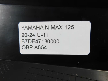 Owiewka bok boczna prawa yamaha n-max 125 20-24 u-11 b7de47180000