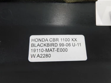 Plastik wypeŁnienie owiewka honda cbr 1100 xx blackbird 99-06 u-11 19110-mat-e000