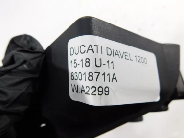 Plastik wypeŁnienie owiewka ducati diavel 1200 15-18 u-11 83018711a