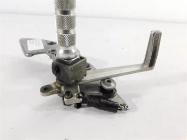 Set podnÓŻek prawy przÓd suzuki gsf 600 s bandit 00-04 u-11 4351126e02