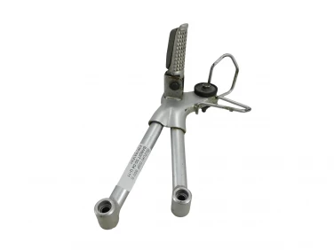 SET PODNÓŻEK PRAWY TYŁ SUZUKI GSF 600 S BANDIT 00-04 U-11 4381031F01