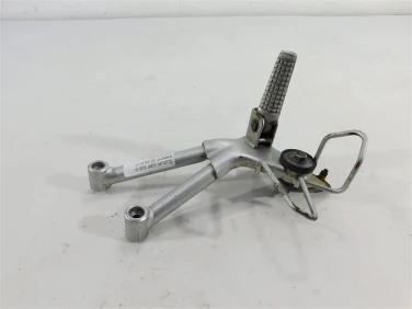 Set podnÓŻek prawy tyŁ suzuki gsf 600 s bandit 00-04 u-11 4381031f01