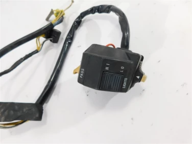 PrzeŁĄcznik lewy przÓd suzuki dr 650 rs 90-96 u-11 3740012d20